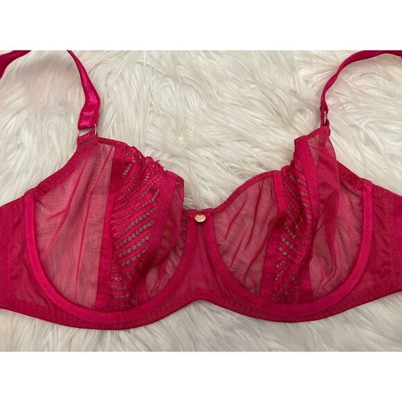 Chic Lace Underwire Bra in Vibrant Pink - Picture 8 of 8